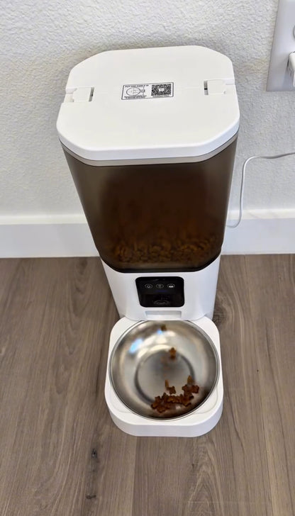 DOGMA® SMARTFEED — Su comida siempre a tiempo.